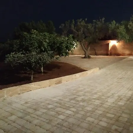 Aurora 1 アパート *